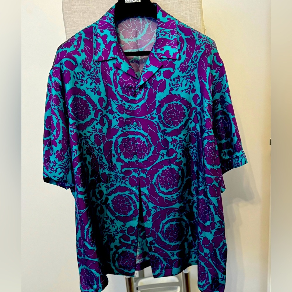 Versace Exclusive Silk Set – Timeless Glamour, Limited Edition Luxury